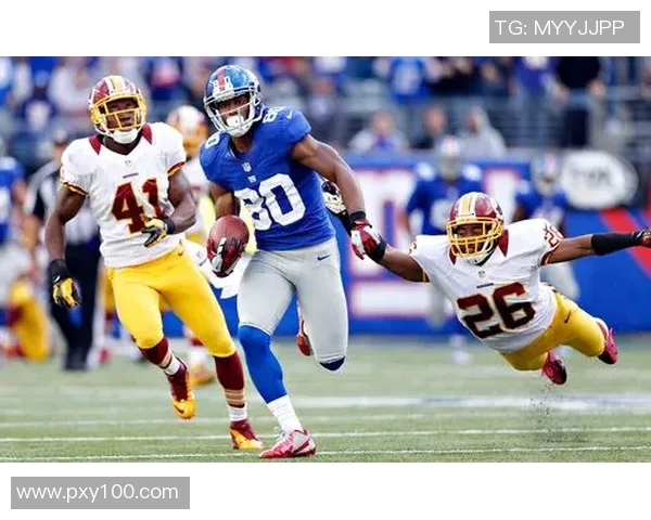 夏季美式足球明星时尚穿搭指南展现运动魅力与个性风格